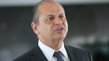 Senadores da CPI da Covid recorrem do arquivamento de apuração preliminar contra o político 