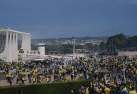 8/1: ato preserva memória ou alimenta polarização? Assista a "O Grande Debate"