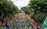 Foliões aproveitam o pré-Carnaval em São Paulo (SP)