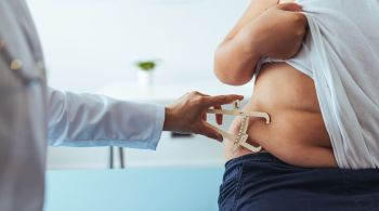 Crianças com obesidade tendem a seguir com o quadro na vida adulta, endocrinologista explica quais aspectos envolvem o manejo dessa condição