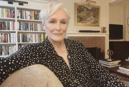 Glenn Close fala sobre recuperação após contrair covid e vírus respiratório ao mesmo tempo