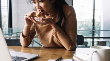 Segundo especialistas, uso desmedido das mídias sociais pode levar até mesmo a transtornos alimentares