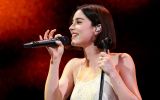 INGLEWOOD, CALIFORNIA - JANUARY 30: Gracie Abrams performs onstage during the FIREAID Benefit Concert for California Fire Relief at Intuit Dome on January 30, 2025 in Inglewood, California. (Photo by Kevin Mazur/Getty Images for FIREAID)