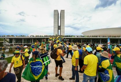 Anistia divide a opinião dos deputados; governistas são contra e oposicionistas, a favor