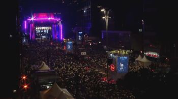 Tradicional festa de Ano Novo teve início na tarde de terça (31) e foi até a madrugada desta quarta (1º)