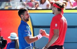 Vaiado após lesão no Australian Open, Djokovic rebate críticas