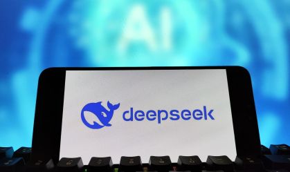 Chatbot DeepSeek está entre aplicativos mais baixados do Brasil; saiba como usar