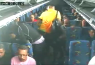 Vídeo: criminosos fazem arrastão em ônibus na zona Norte do Rio