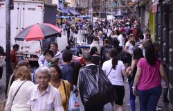 Rua 25 de Março está na mira dos EUA por pirataria e falsificação