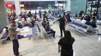 Governo Federal solicitou apoio aéreo às 158 pessoas deportadas, que aguardam término do traslado no Aeroporto de Manaus