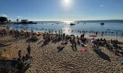 Protesto de ambulantes em praia da Bahia tem efeito contrário e viraliza na internet; entenda