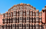 Palácio dos Ventos (Hawa Mahal) é um dos cartões-postais de Jaipur, capital do Rajastão, na Índia