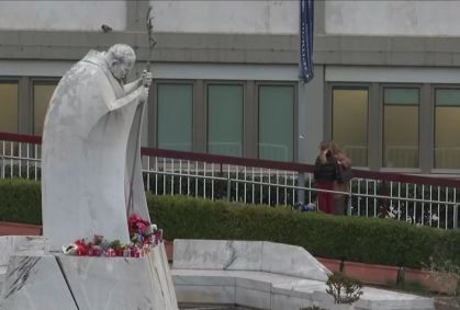 Fachada do hospital Gemelli em Roma, onde o Papa Francisco está internado.