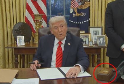 O botão na mesa Resolute é usado por Trump para pedir Coca Diet no Salão Oval