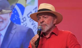 Em aniversário do PT, Lula diz que Trump "não foi eleito para ser xerife do mundo"