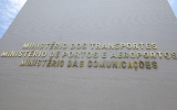 Fachada do Ministério dos Transportes, Ministério de Portos e Aeroportos e Ministério das Comunicações