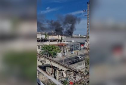 Incêndio atInge fábrica de confecção de roupas de carnaval no RJ