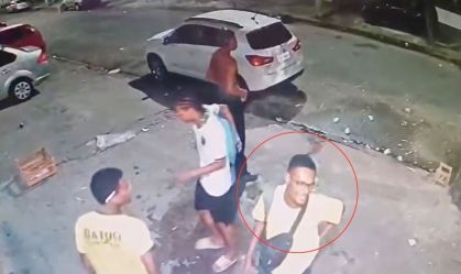 Vídeo mostra estudante saindo do trabalho antes de ser baleado por PM no RJ