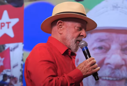 Presidente Luiz Inácio Lula da Silva em celebração de aniversário do Partido dos Trabalhadores (PT)