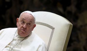 Condição do papa Francisco “piorou”, diz Vaticano