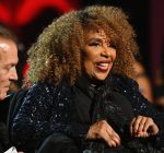 Morre Roberta Flack, voz de “Killing Me Softly”, aos 88 anos