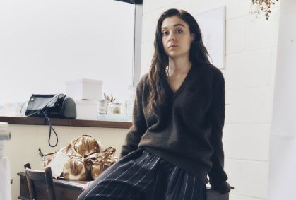 Designer britânica Talia Lipkin-Connor está lidando com as mudanças no cenário da moda do Reino Unido