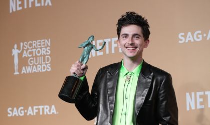 Timothée Chalamet se torna o ator mais jovem a vencer o SAG Awards