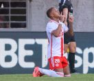 Vitinho desequilibra, Inter vence Caxias e se aproxima da final do Gauchão